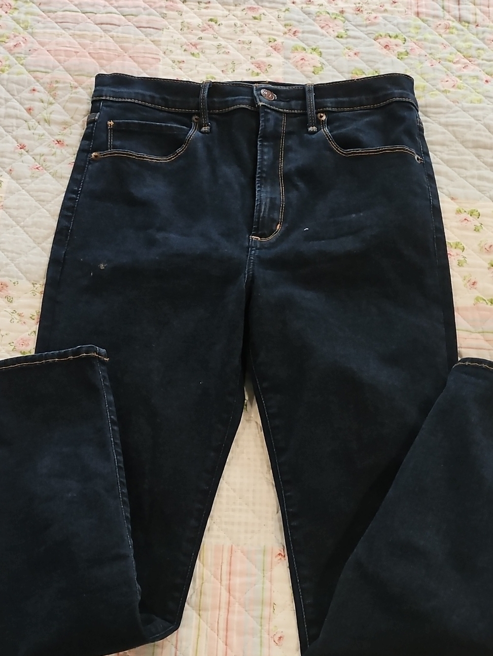 Abercrombie & Fitch High-Rise Dark Blue Jeans